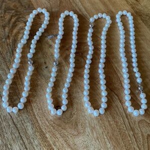 4 real pearl necklaces with metal clip